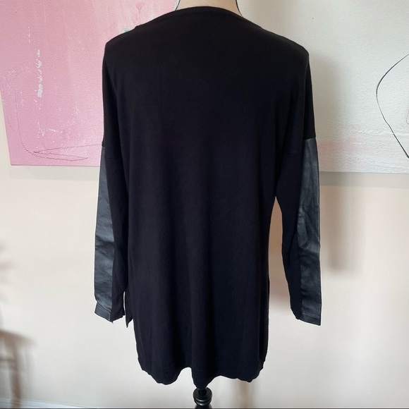 Torrid FAUX LEATHER SLEEVE SWEATER Black Pullover Long Sleeve Sz 0 (large) - Picture 7 of 11